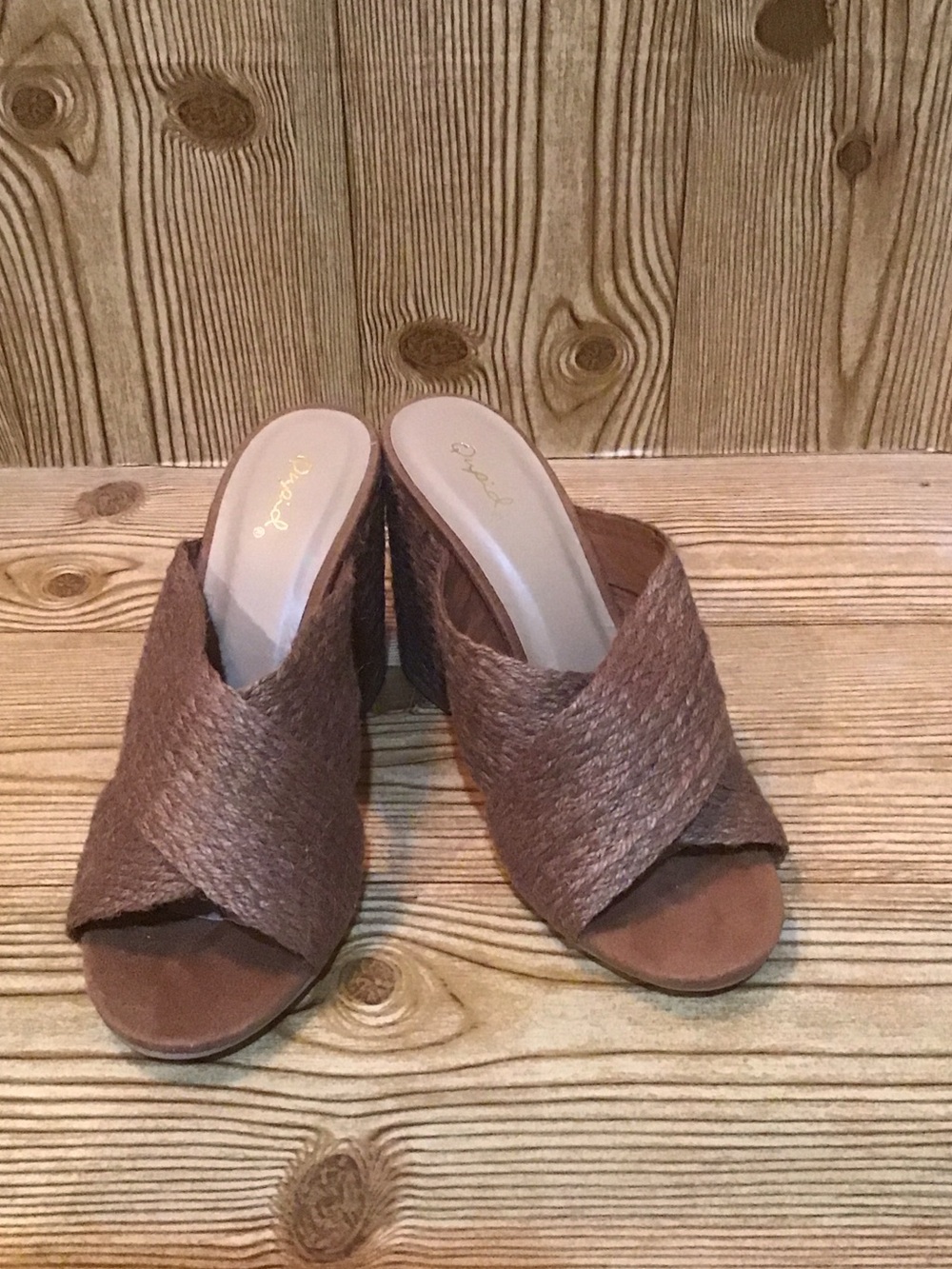 NWT Qupid Women's Brown Woven Slide Heels